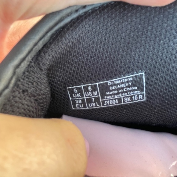 Cleaned🔥DR. MARTIN’S 1460🔥 💗baby pink glossy💗 boots - Picture 9 of 9